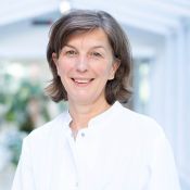 Portrait: Dr. Sabine Fronzek-König
